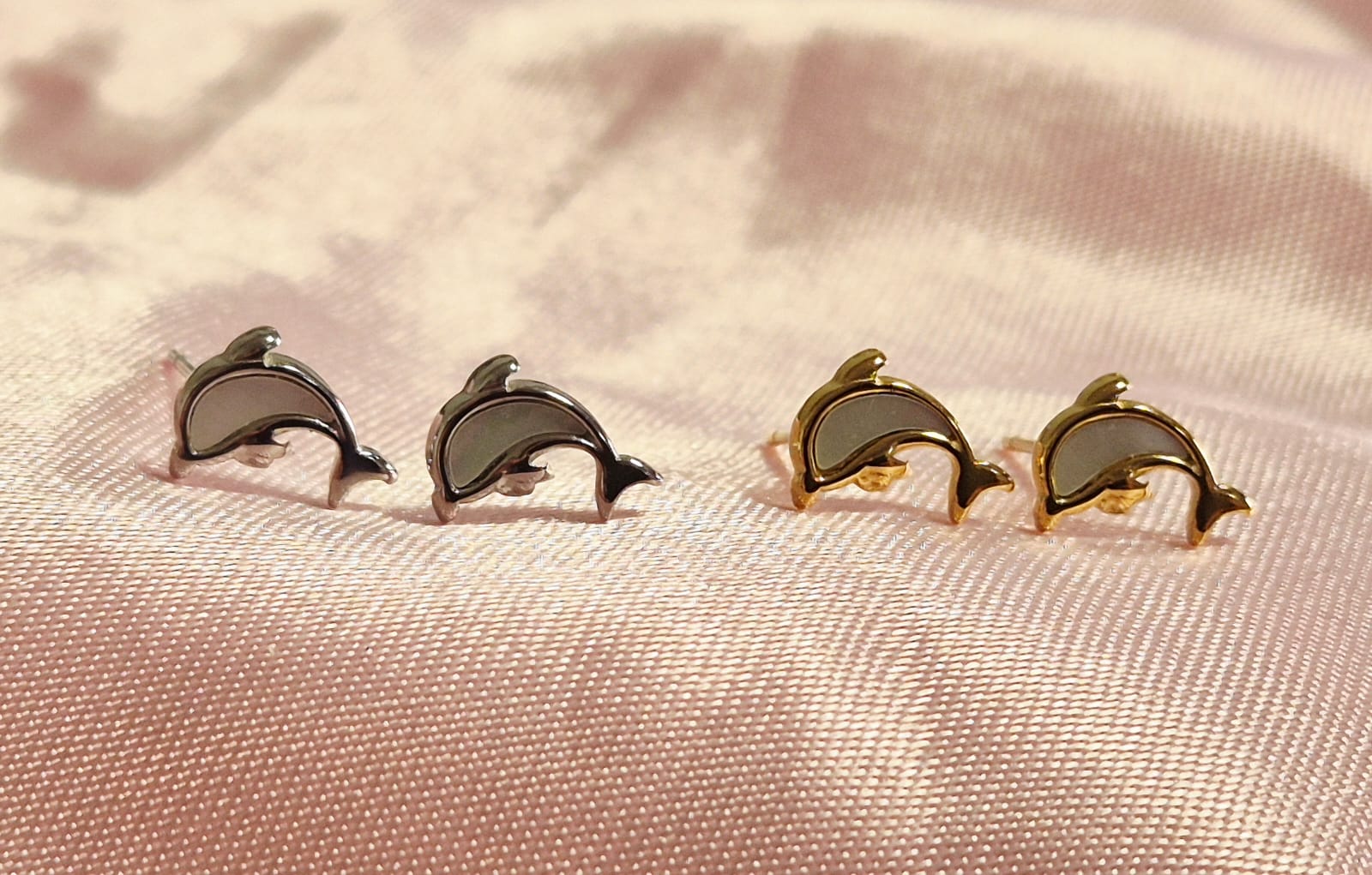 Pendientes Delfín Nacarado.