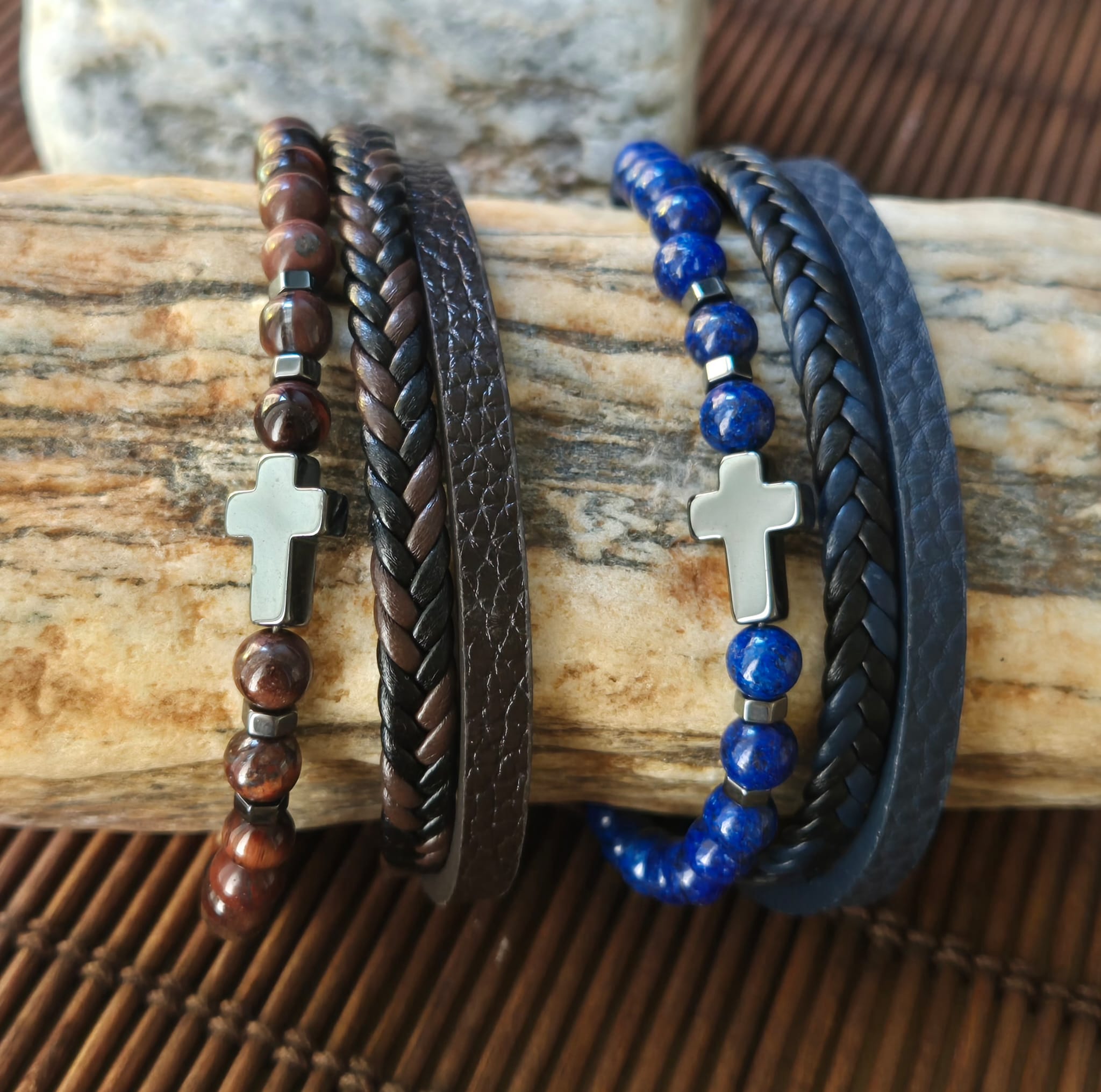 Pulsera Cuero Eco y piedra.