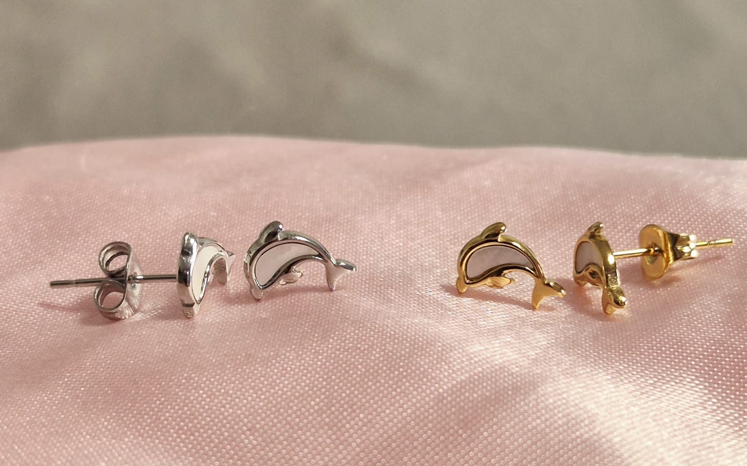 Pendientes Delfín Nacarado.