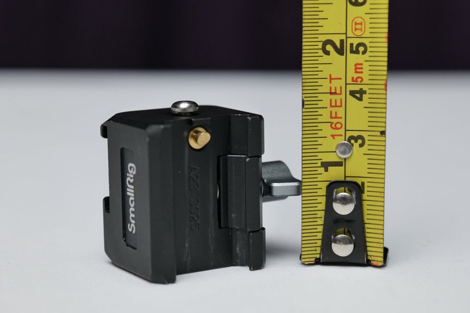 Adaptador Nato a Cold Shoe + roscas hembra Arri Locating 1/4 y 1/8 para Gimbal serie DJI RS. (M5)