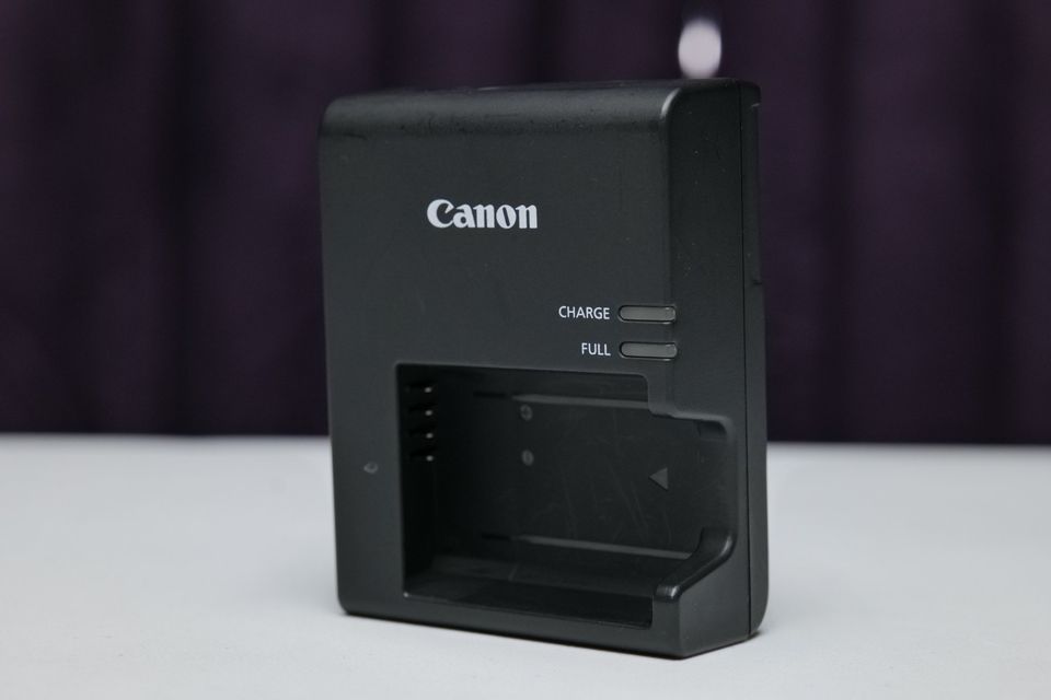 Cargador CANON LC-E10 Original. (M5).