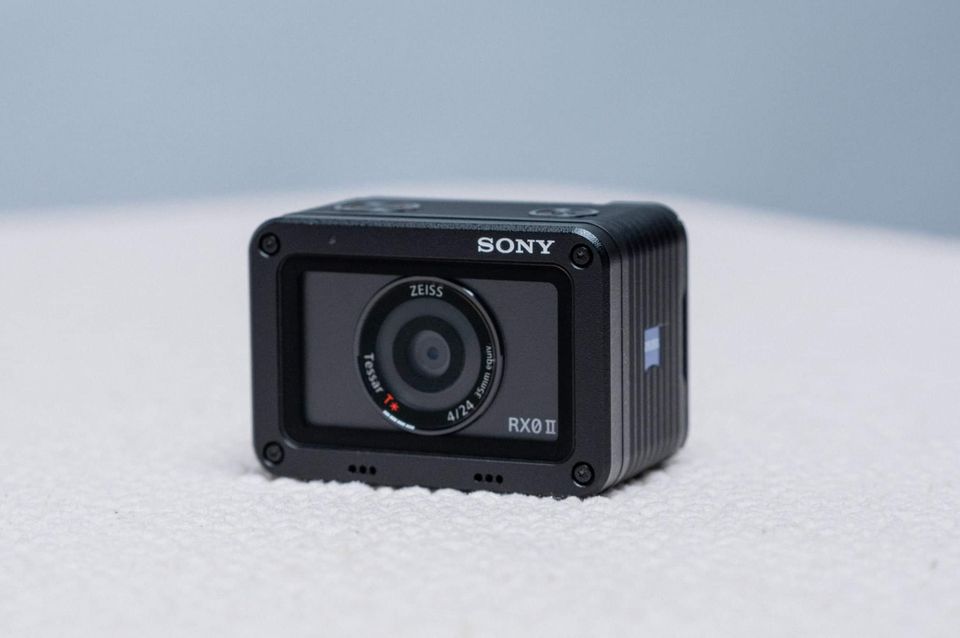 Cámara profesional Sony RX0 ii 4K/100Mbps/S-Log/Slow Motion.