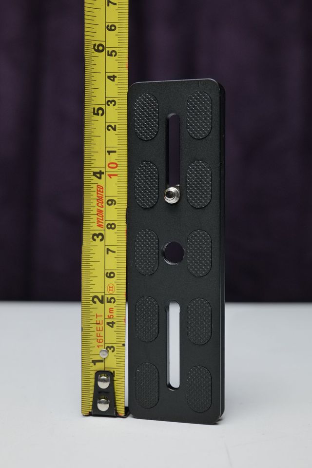 Galleta / Placa / Plate Arca Swiss 13.5cm de largo, con perno 1/4. modelo Induro QR-53. (M5) #1.