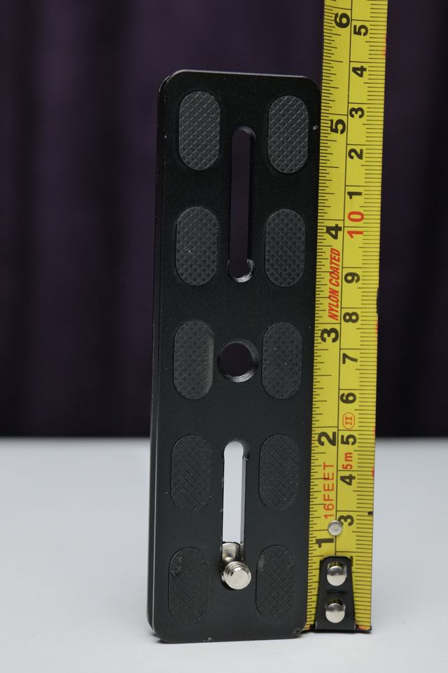 Galleta / Placa / Plate Arca Swiss 13.5cm de largo, con perno 1/4. modelo Induro QR-53. (M5) #2.