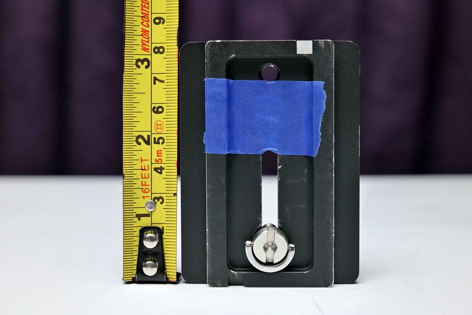 Galleta / Placa / Plate Arca Swiss Stanfford QR-717 de 8cm, con 02 pernos de 1/4. (M5).