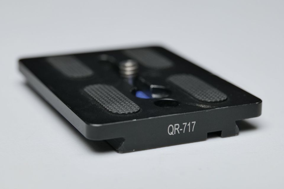 Galleta / Placa / Plate Arca Swiss Stanfford QR-717 de 8cm, con 02 pernos de 1/4. (M5).