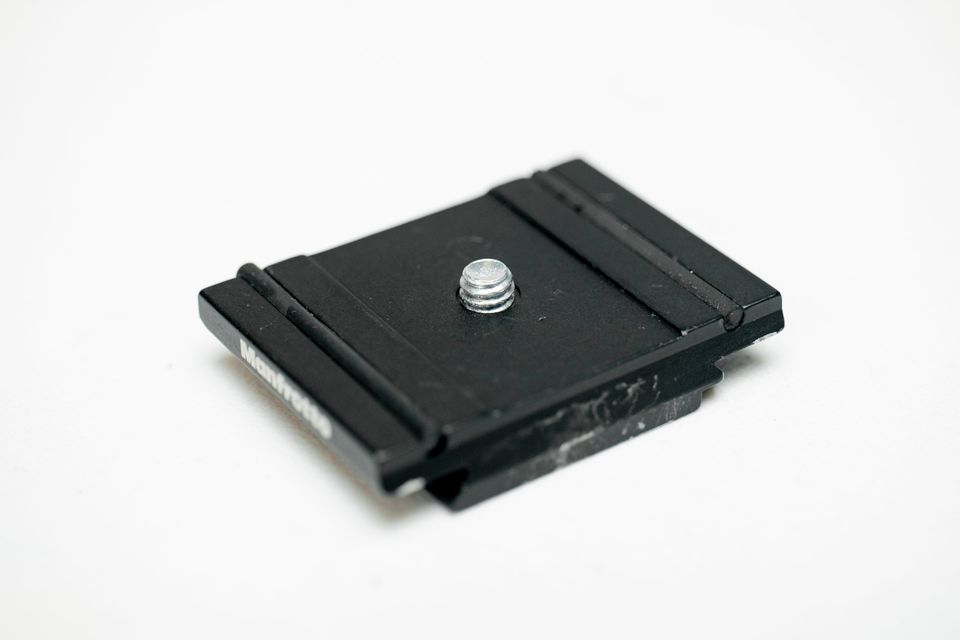Galleta / Placa / Plate Arca Swiss de 4cm largo, con perno 1/4. Manfrotto 2