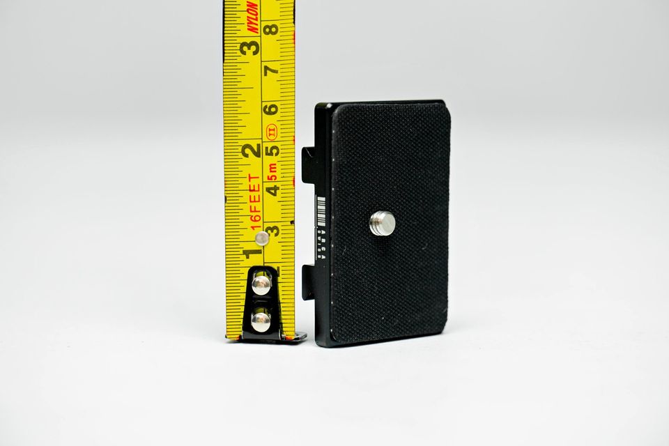 Galleta / Placa / Plate Arca Swiss de 6cm largo, con perno 1/4. Manfrotto 1