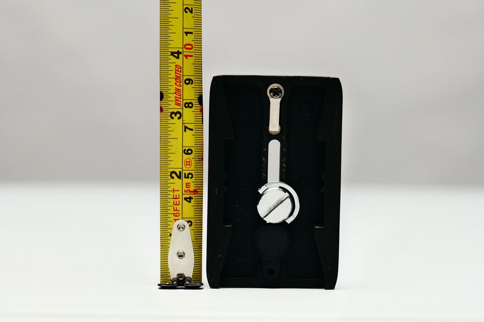Galleta / Placa de metal para trípode de vídeo. 9cm x 5.5cm