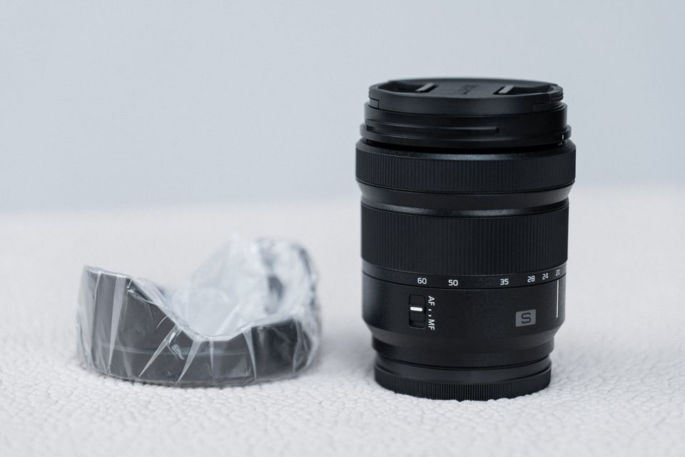 Lente Zoom Panasonic Lumix S 20-60mm Full Frame.