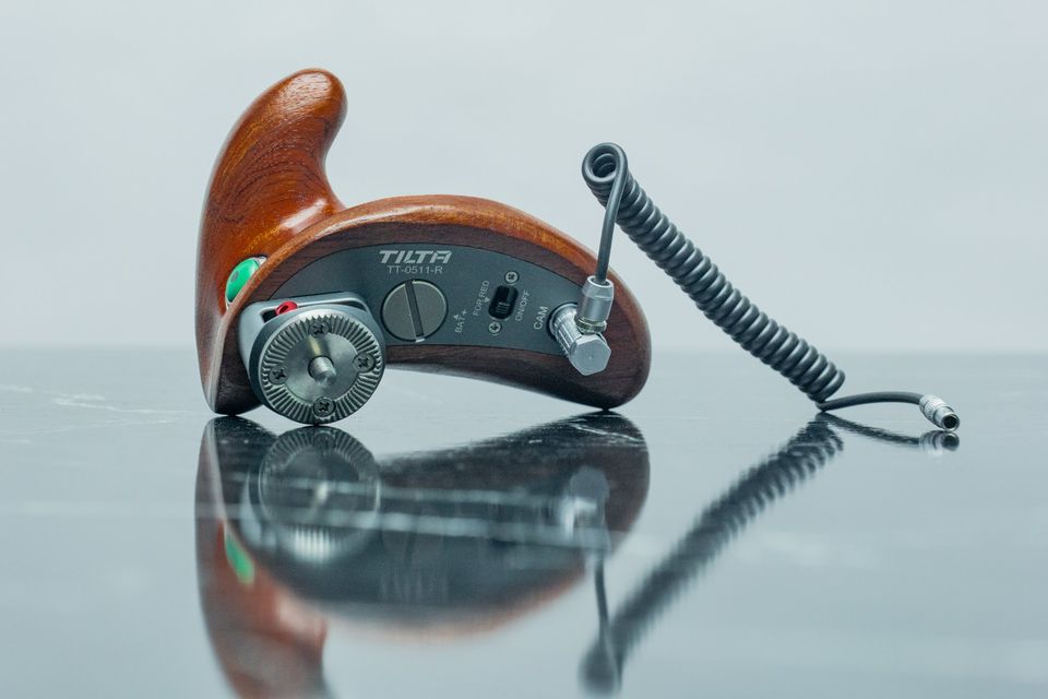 Side Handle Tilta Armor con control Rec/Stop para Cámara RED DSMC 1 y 2, Arri Rosette.