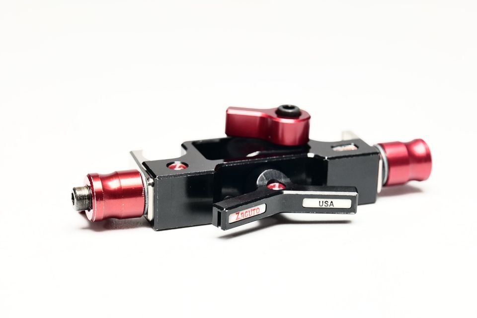 Soporte de lentes de cine ZACUTO para caños de 15mm.