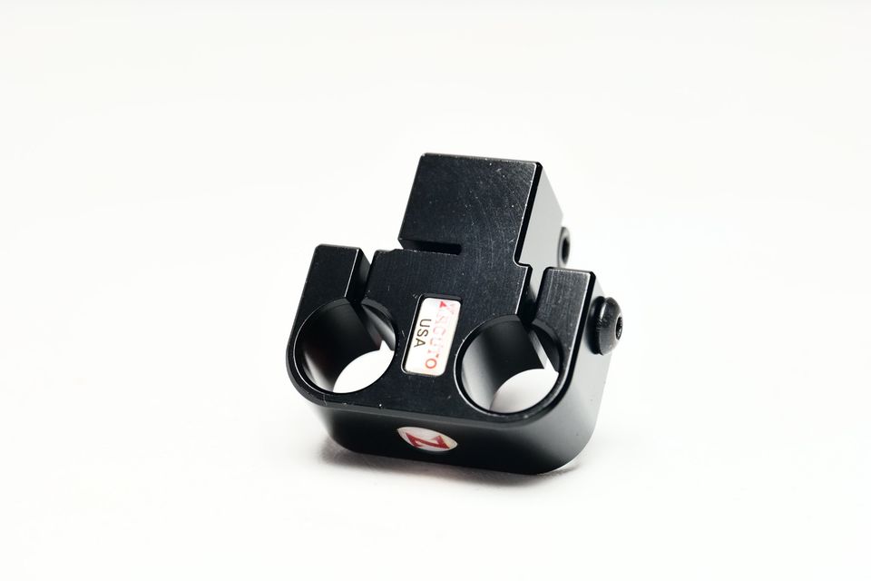 Zacuto Tri-Mount 15mm Rod para Rigs de Cámara.