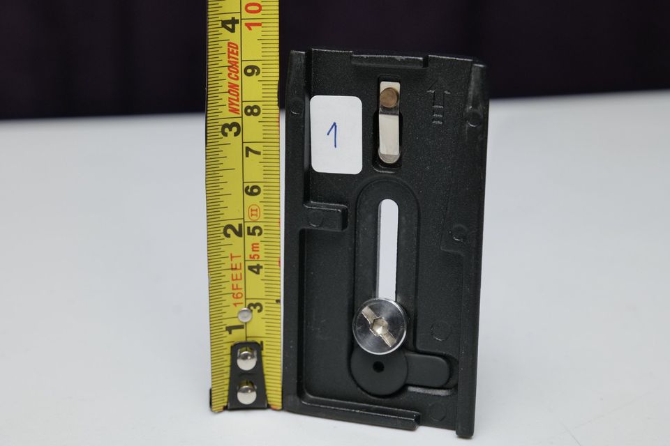 Galleta / Placa QR Tipo Manfrotto 501PL, 500AH, 701, 577. 9.4cm de largo. (M5 #1)