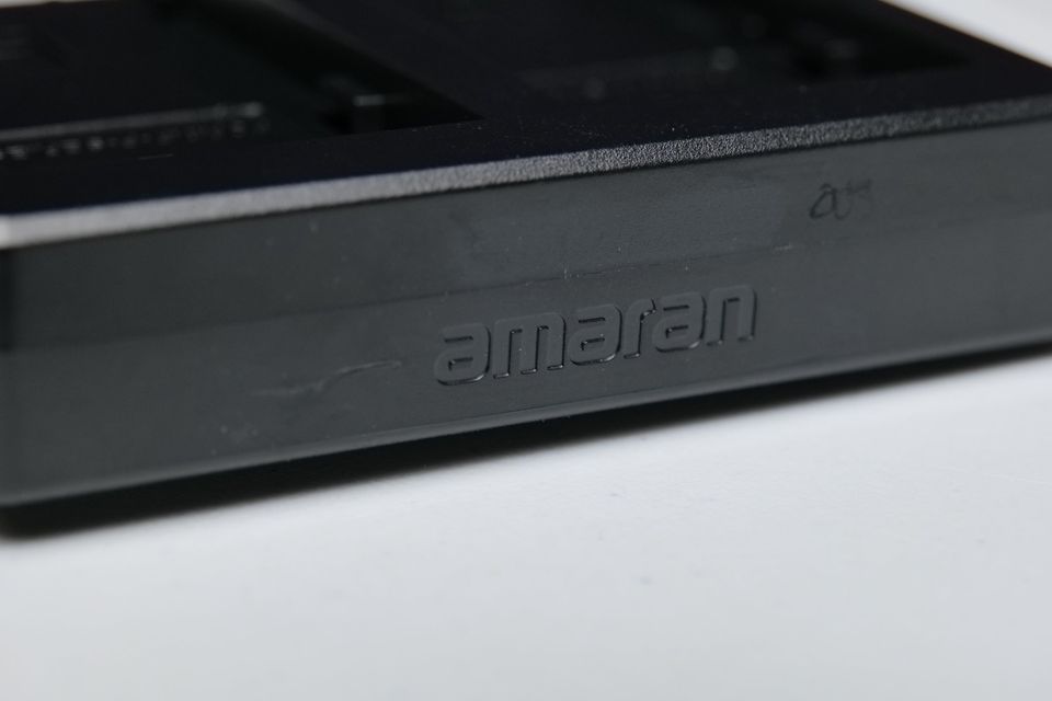 Adaptador Aputure AMARAN doble NP-F a conector DC con base V-Mount. (M4).