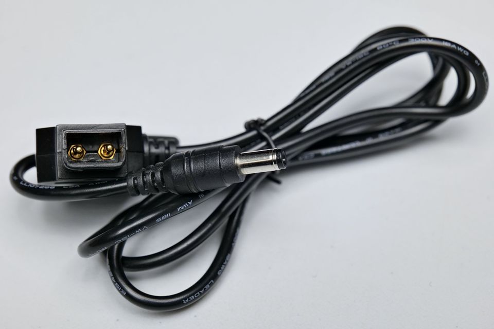 Cable de alimentación D-Tap a conector DC para Atomos Ninja V. 45 Pulgadas. (M4).