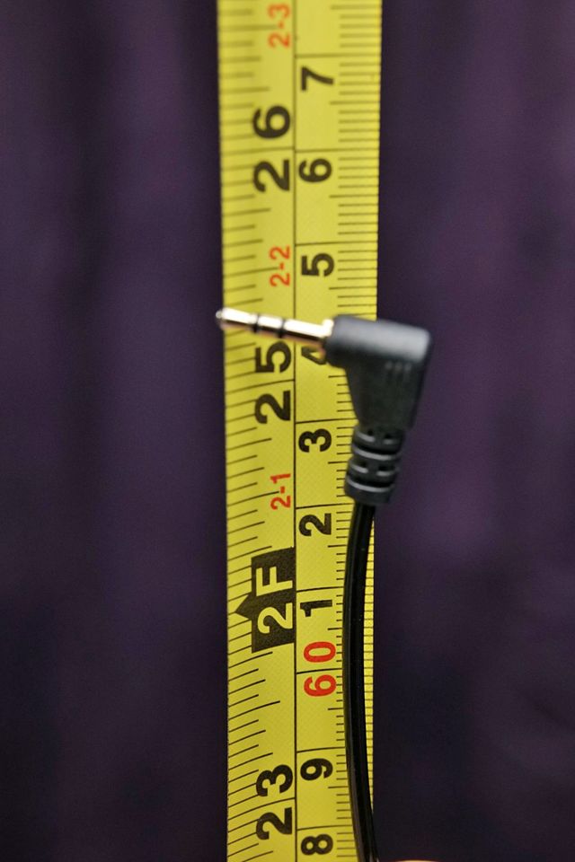 Cable de control remoto LANC. 25cm a 75cm ondulado. (M4).