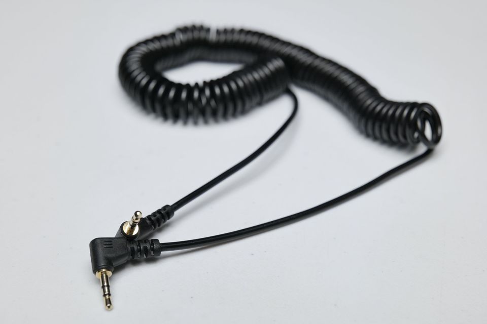 Cable de control remoto LANC. 25cm a 75cm ondulado. (M4).