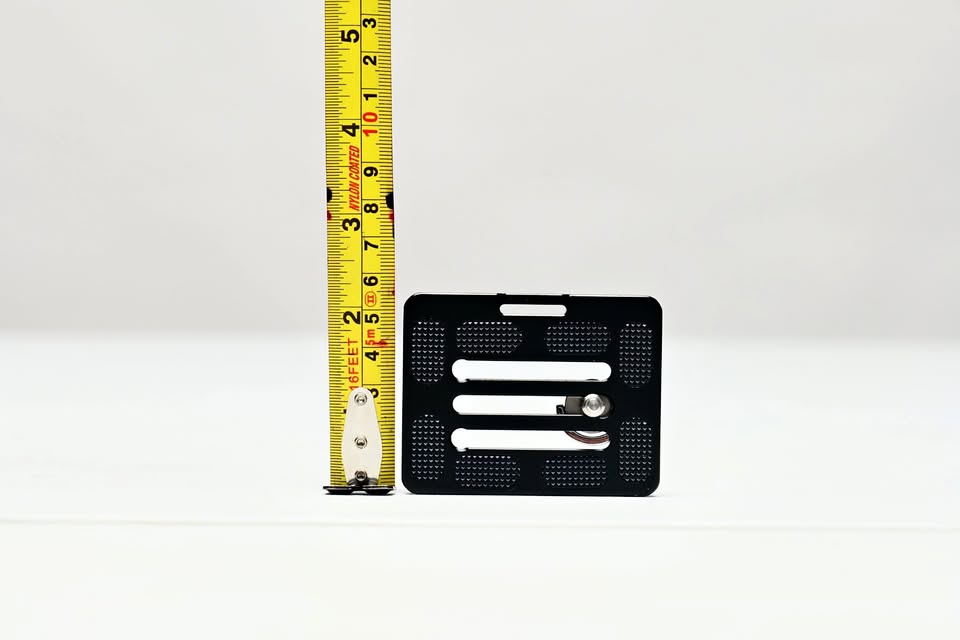 Galleta / Placa / Plate Arca Swiss SIRUI de 7cm largo, con perno 1/4. (M1).