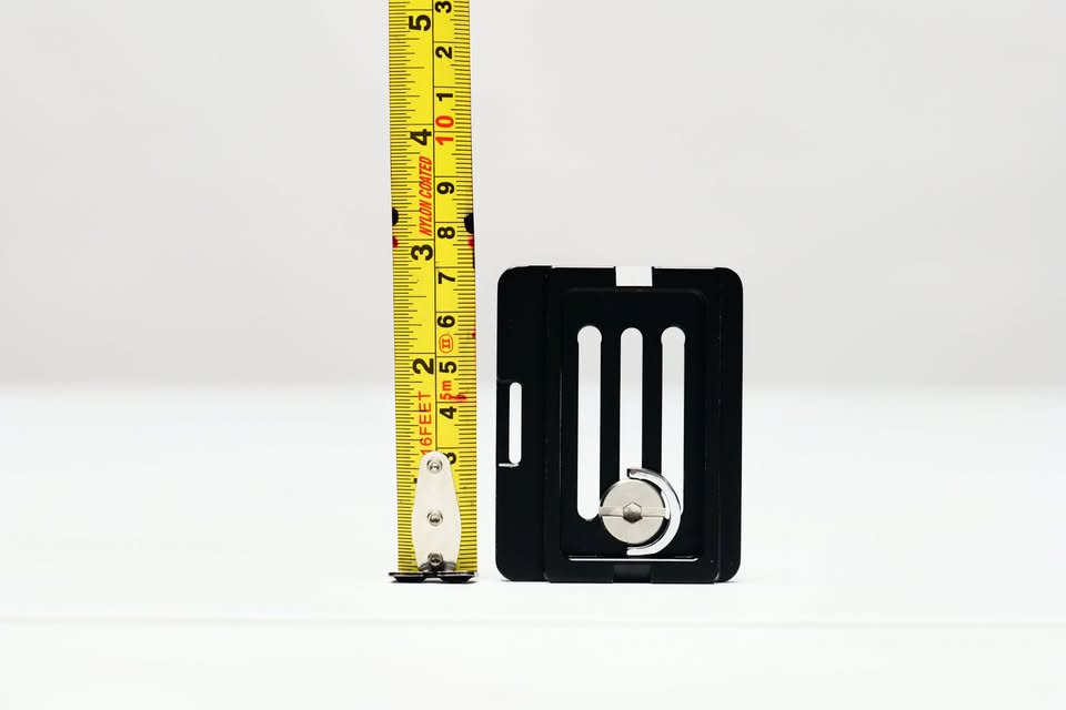 Galleta / Placa / Plate Arca Swiss SIRUI de 7cm largo, con perno 1/4. (M1).