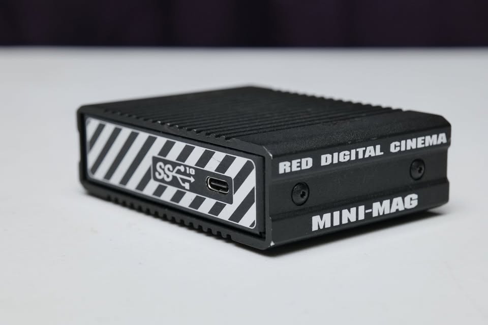 Lector de memorias RED Minimag DSMC2 USB-C/Thunderbolt 3. Helium/Monstro/Gemini/Scarlet-W. (M6).