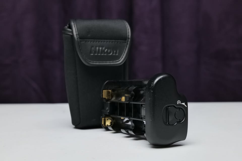 Nikon MS-D12EN Battery Holder Tray for EN-EL15 MB-D12 MB-D17 MB-D18. (M6).
