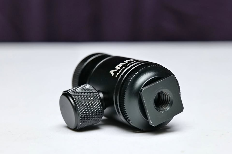 Montura articulada para monitor de vídeo, marca APUTURE. (M6 #1).