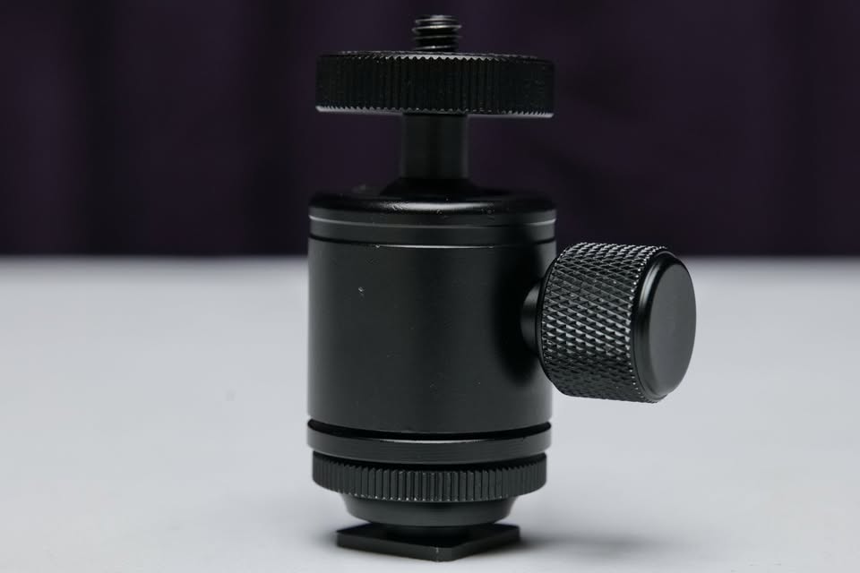 Montura articulada para monitor de vídeo, marca APUTURE. (M6 #1).