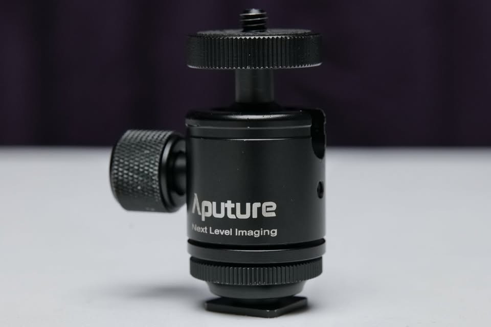 Montura articulada para monitor de vídeo, marca APUTURE. (M6 #1).