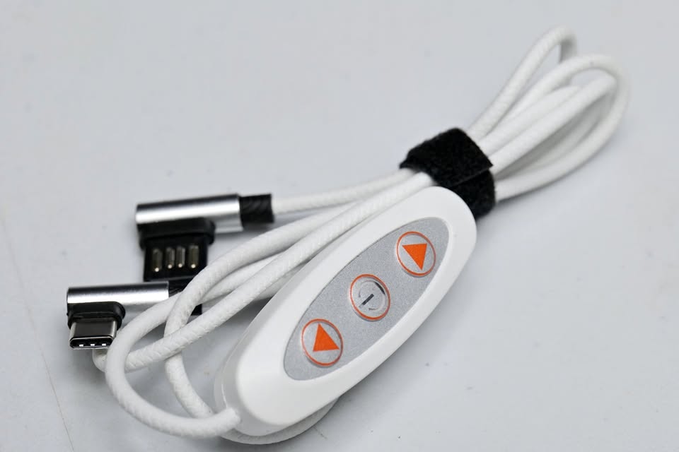 Cable USB-C con control de intensidad para lente Laowa 24mm f/14 Probe Lens. (M6).