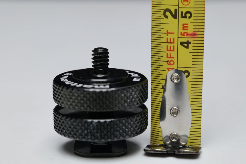 Zapata Matthews Cold Shoe Adaptador 3/8" a 1/4". (M6).