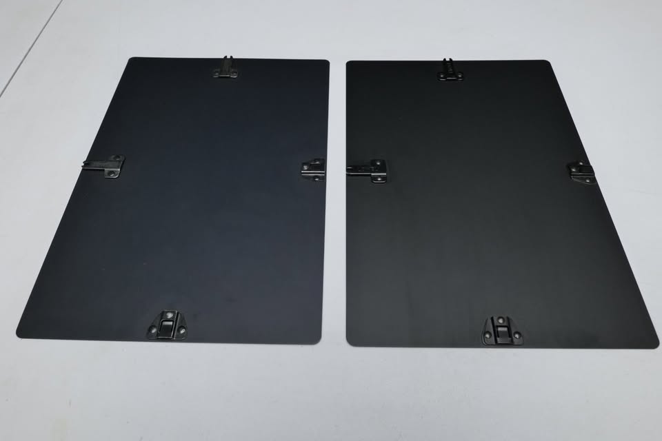 02 Lowel Tota Flags 8" x 12" Barndoors. (M6)