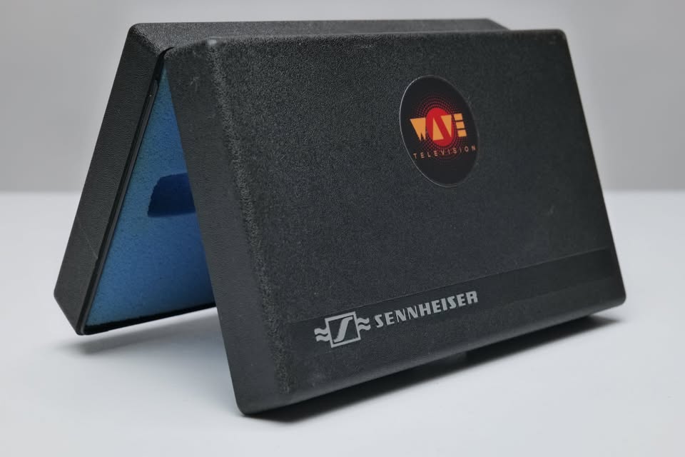 Estuche original para micrófonos Sennheiser + Foam original.
