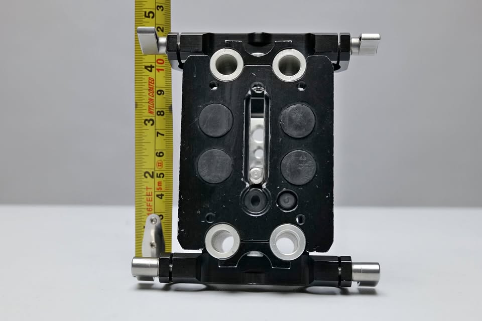 Rig Elevador (7cm) para cámaras de cine/vídeo con sistema de caños de 15mm. (M9).