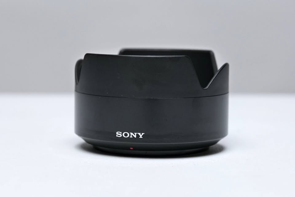 Parasol / Lens Hood Sony ALC-SH114 para lente Sony Carl Zeiss Sonnar TE 24mm f1.8. (M9).