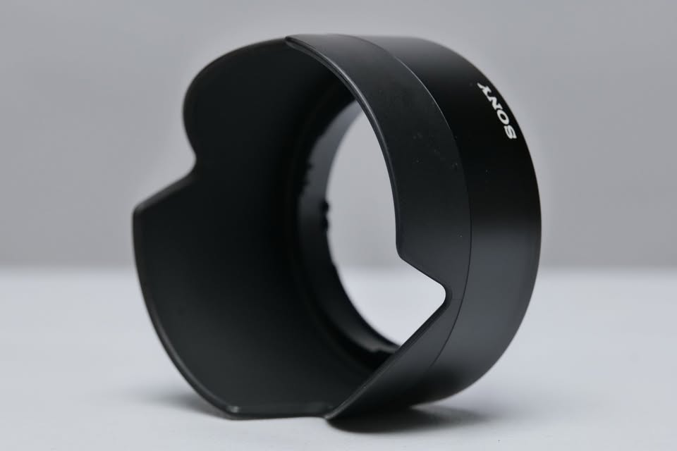 Parasol / Lens Hood Sony ALC-SH114 para lente Sony Carl Zeiss Sonnar TE 24mm f1.8. (M9).