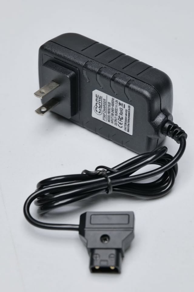 Cargador de Batería Vmount tipo Dtap/Ptap marca CORE. (M9).