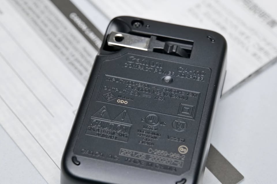 Adaptador de corriente Canon CA-110 para cámaras de vídeo Canon VIXIA. (M9).