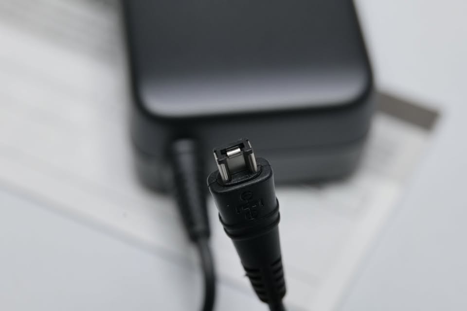 Adaptador de corriente Canon CA-110 para cámaras de vídeo Canon VIXIA. (M9).