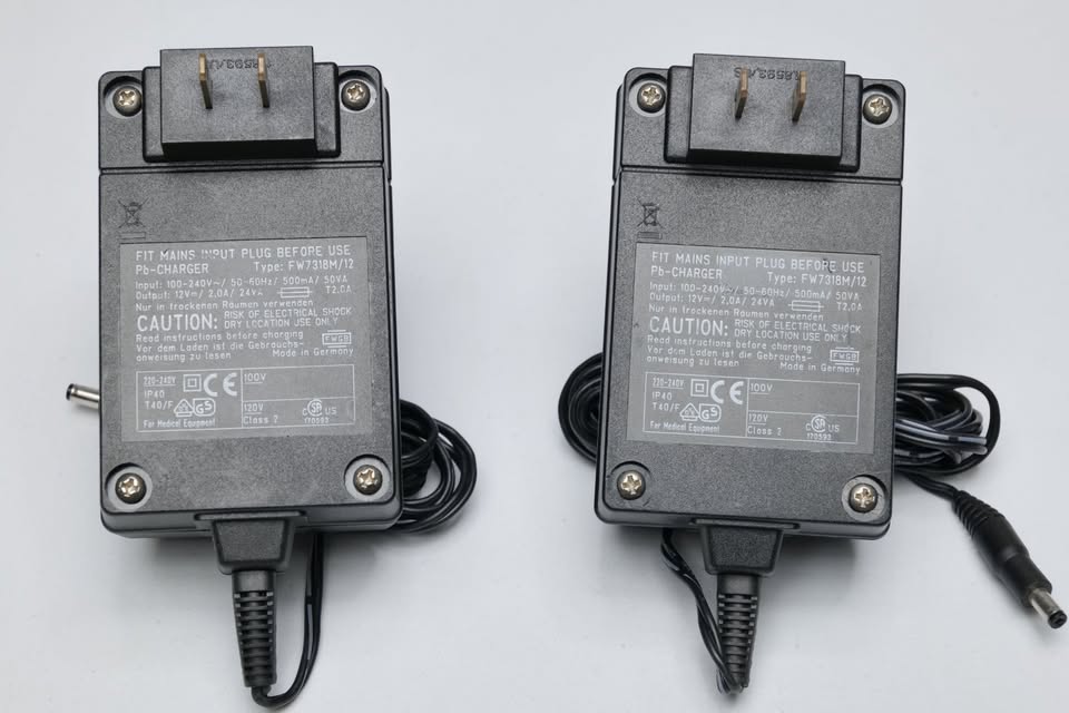 Elinchrom EL 19284 Cargador Multivoltage para Ranger Quadra. (M8).
