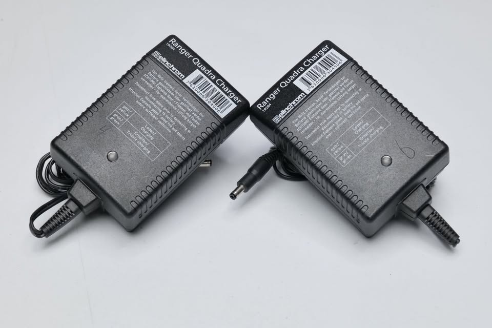 Elinchrom EL 19284 Cargador Multivoltage para Ranger Quadra. (M8).