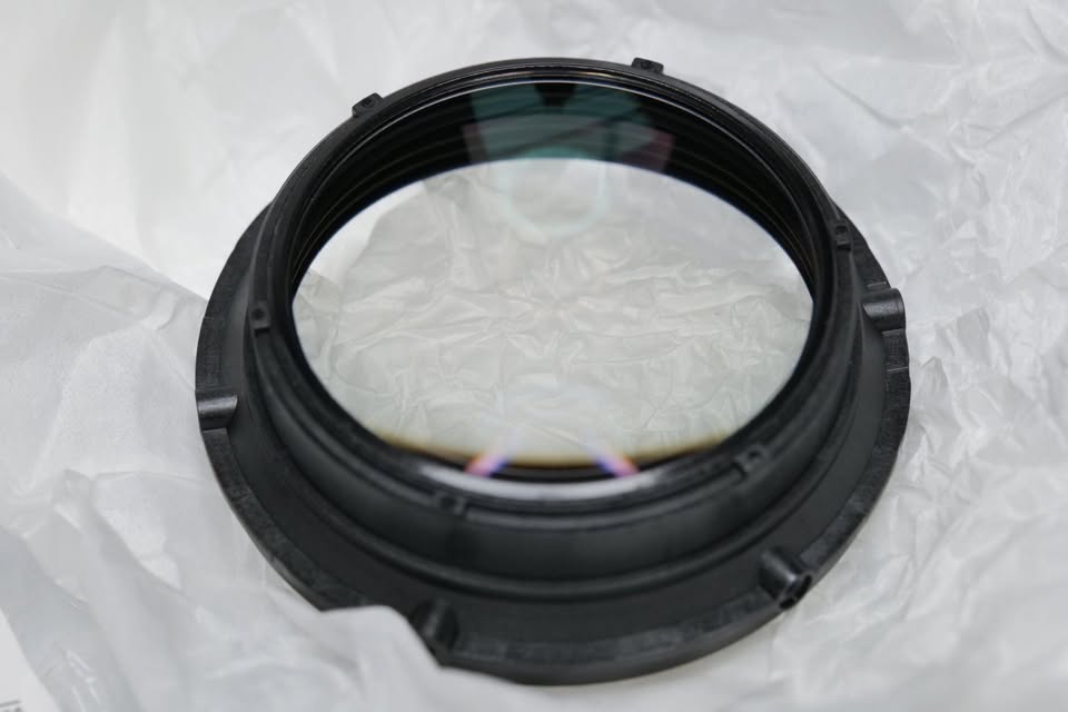 CANON EF 24-70mm 2.8 L USM Parte frontal 1er grupo óptico. Parte: CY3-2022. (M8).