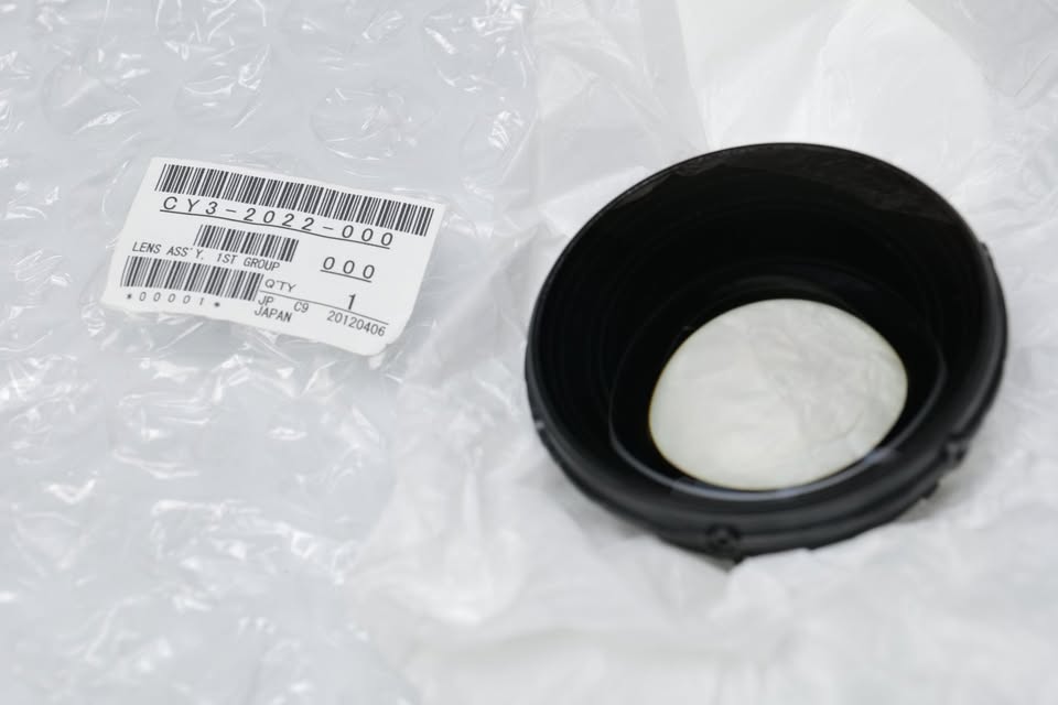CANON EF 24-70mm 2.8 L USM Parte frontal 1er grupo óptico. Parte: CY3-2022. (M8).
