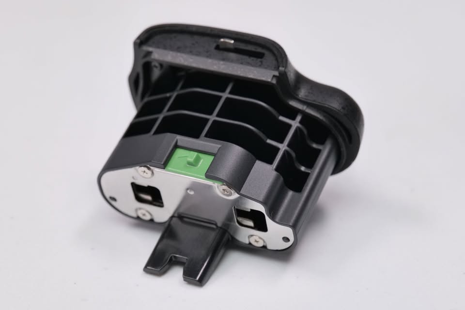 BL-5 Battery Chamber Cover Case para Nikon D800/D800E. (M7).