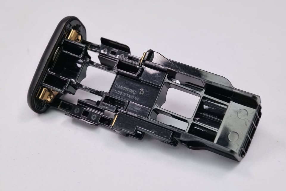 Canon OEM AA Battery Magazine BGM-E16A para EOS 7D Mark II Battery Grip BG-E16.