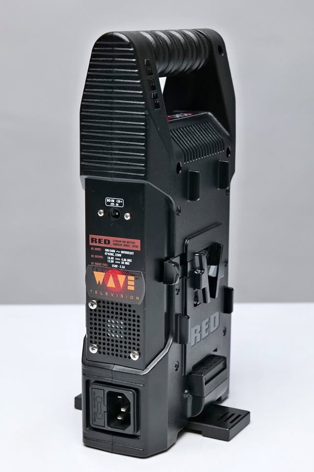 Estación de carga | Cargador doble de batería VMount brick charger. marca RED