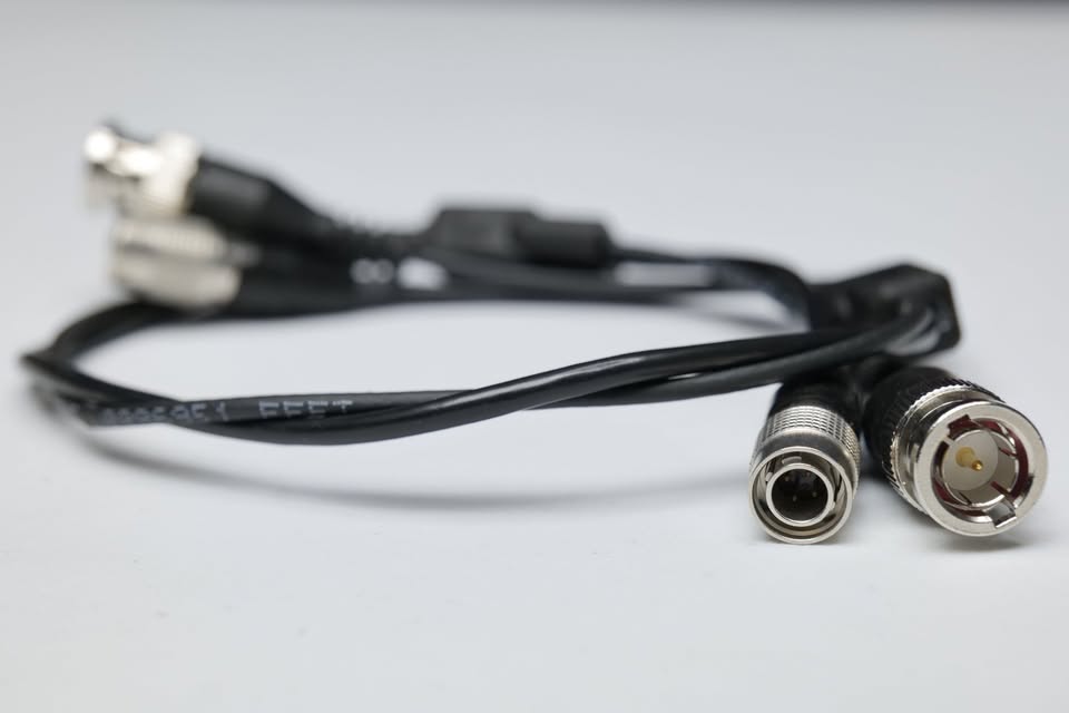 Cable doble SDi (BNC) a SDi (BNC) + Hirose 4pin macho para Grabadoras de campo Sound Devices.