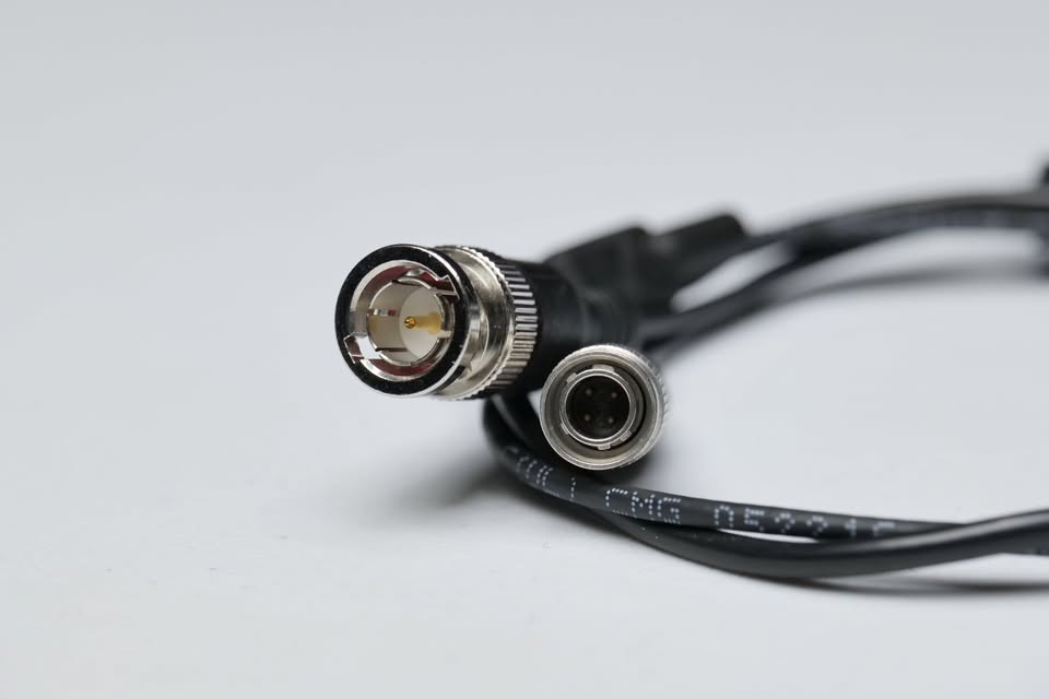 Cable doble SDi (BNC) a SDi (BNC) + Hirose 4pin macho para Grabadoras de campo Sound Devices.