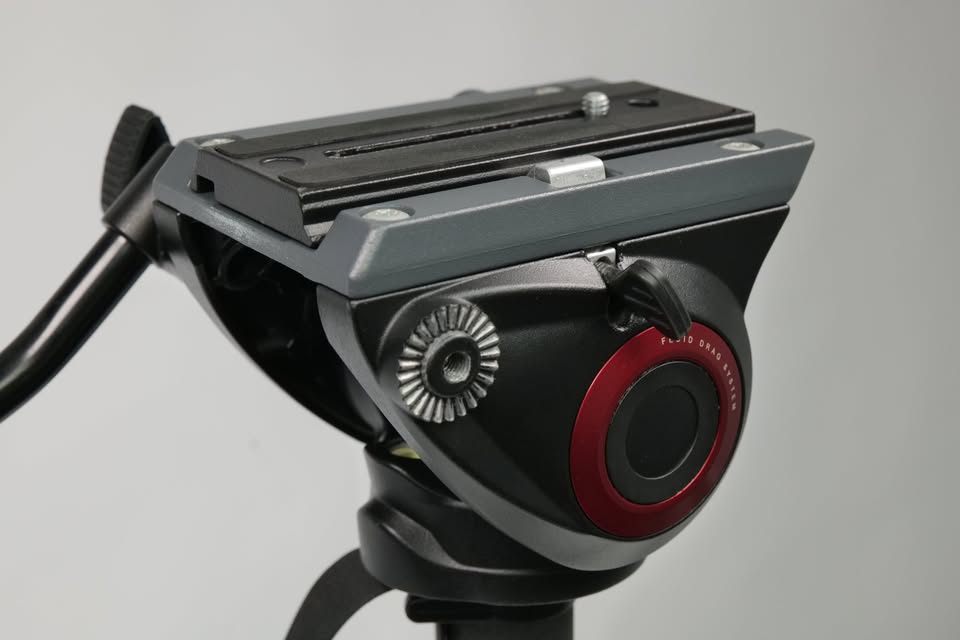 Monopie MANFROTTO 560B-1 + Cabezal fluido MVH500AH.