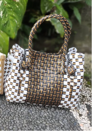Bali Jali Bags โ Handwoven & Stylish